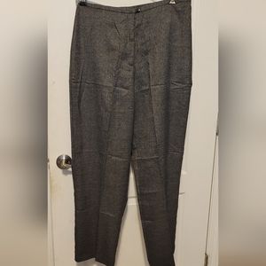 NWOT Women's dress pants. Size 16.